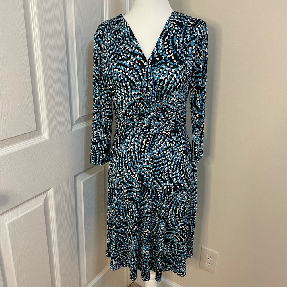 Tahari Blue Black Print Surplice Long Sleeve Dress Women’s Size 4